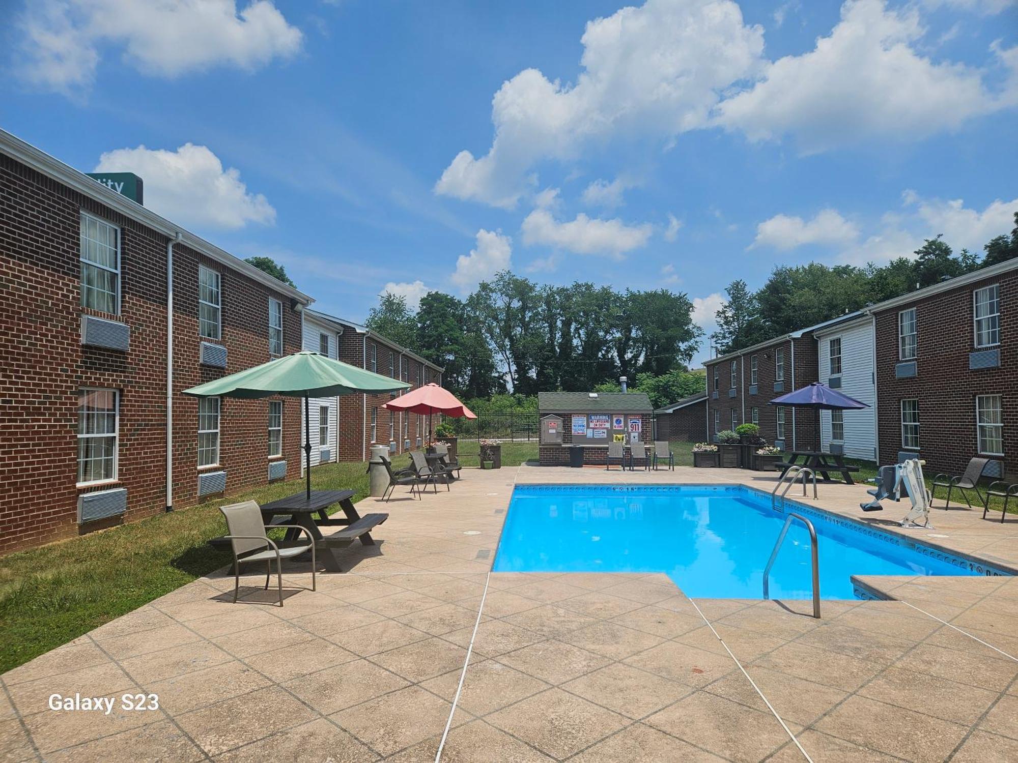 Quality Inn Dublin I-81 Exterior photo